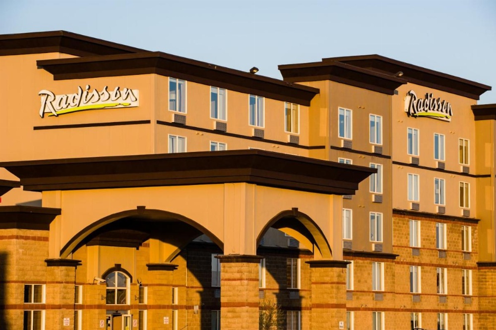 Radisson Hotel & Suites Fort Mcmurray Image 14